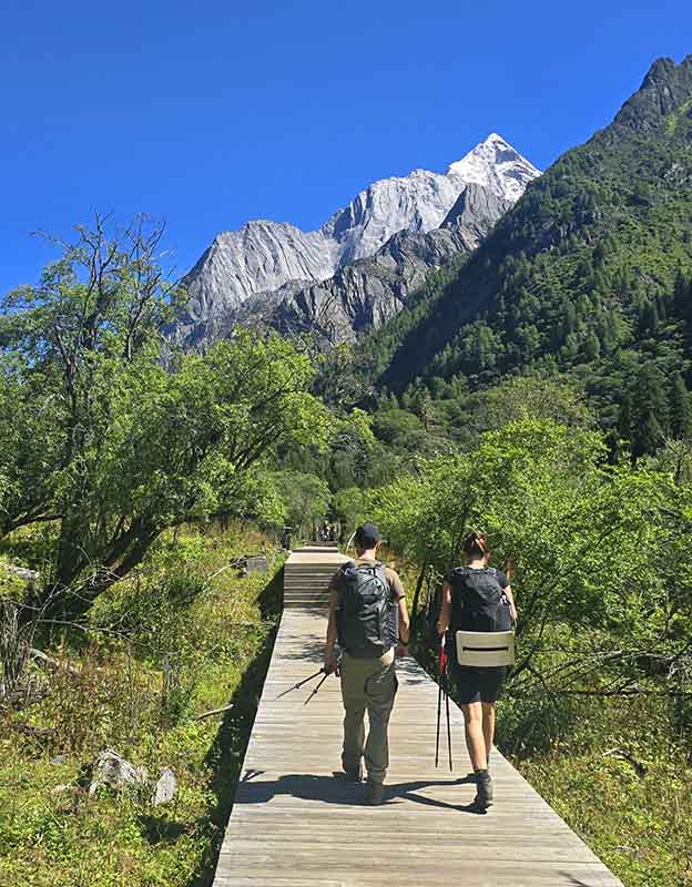 Ngawa Travel Guide and Tours
