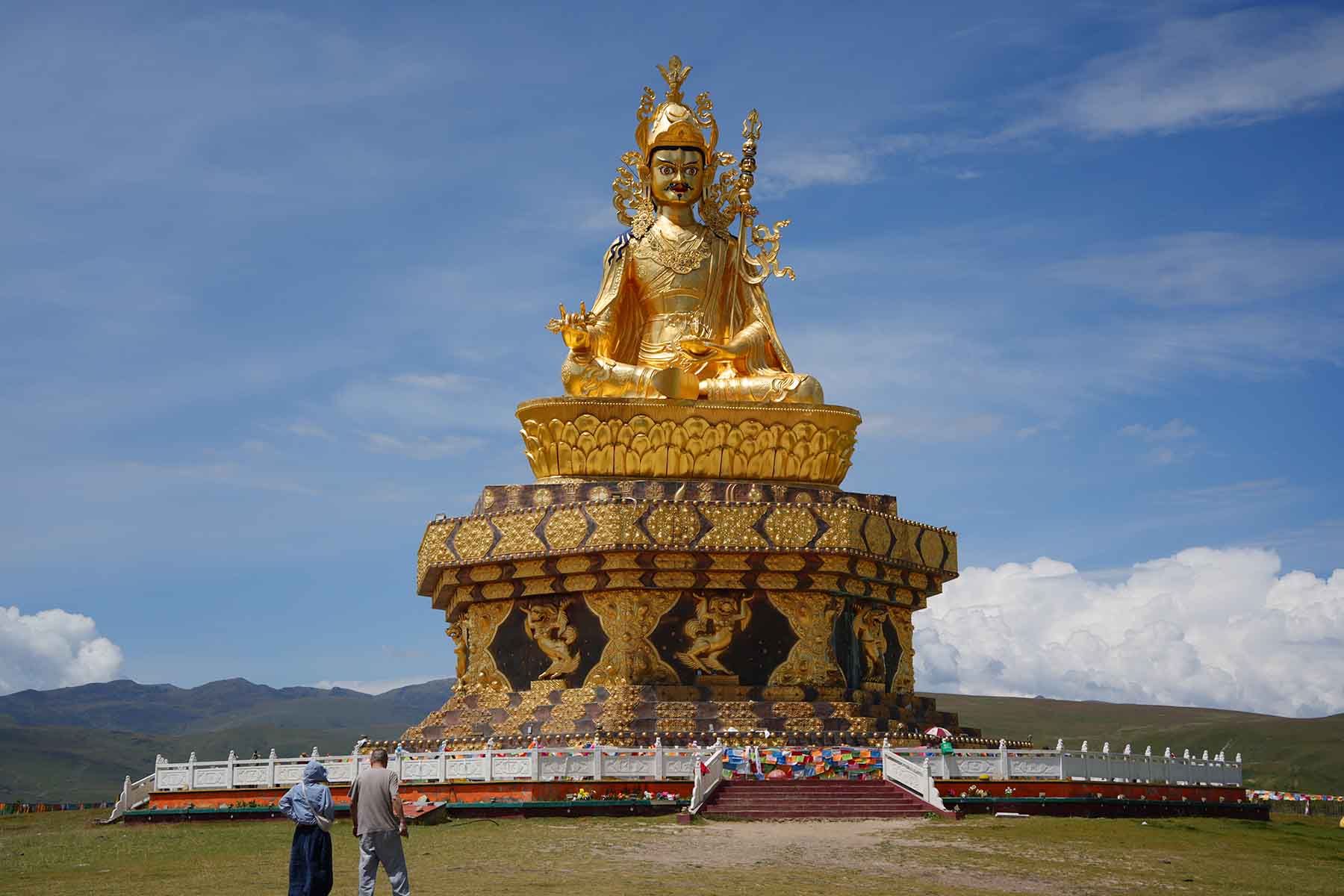 Yarchen Gar Travel and Tours
