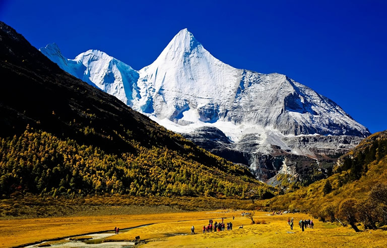 Daocheng Yading Group Tour – 8 days Daocheng Yading Travel and Tours 2026