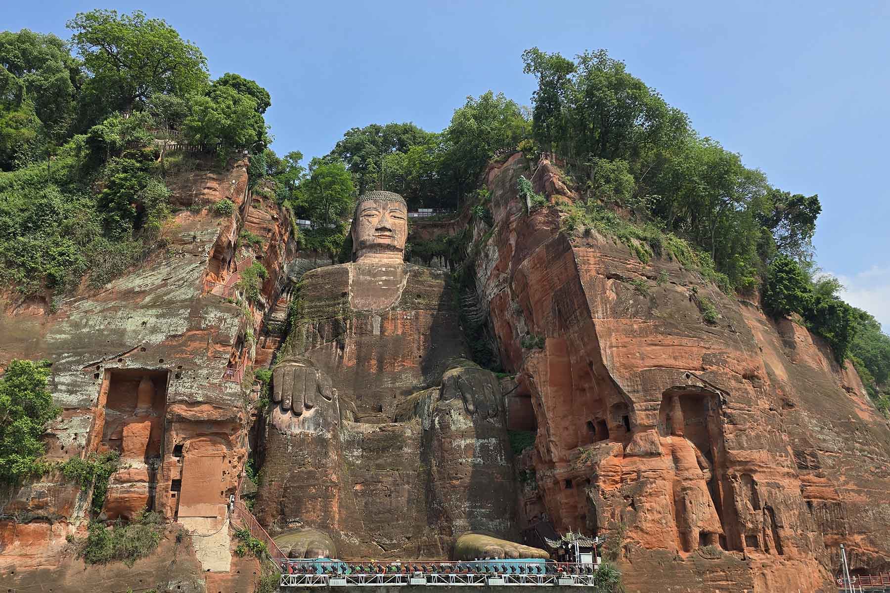 Leshan (Giant Buddha) Travel Guide and Tours