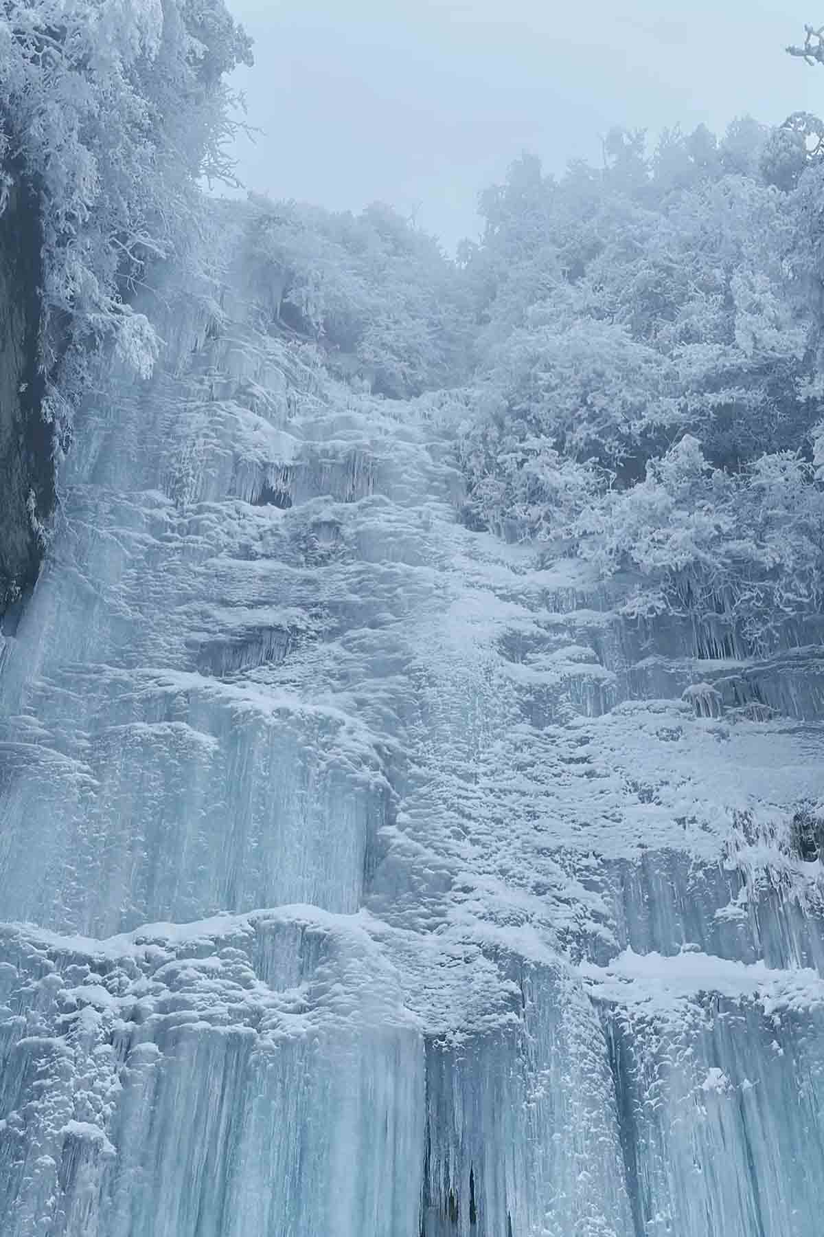 Sichuan Ice Climb
