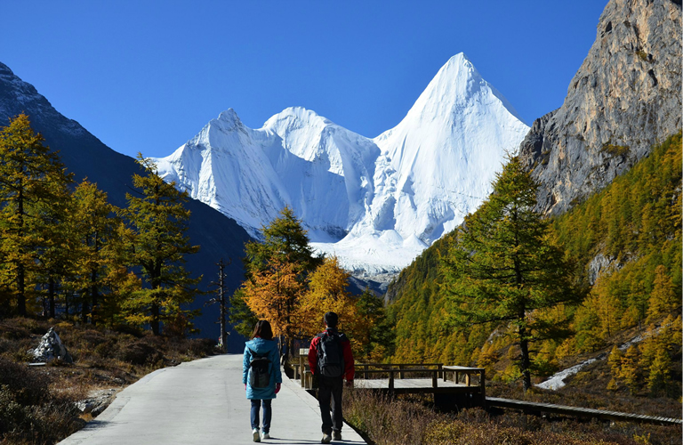 Daocheng Yading Tour Daocheng Yading Travel and Tours 2026
