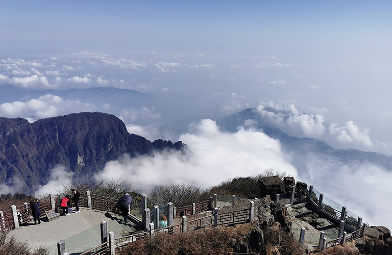 Mount Emei Hiking Tour