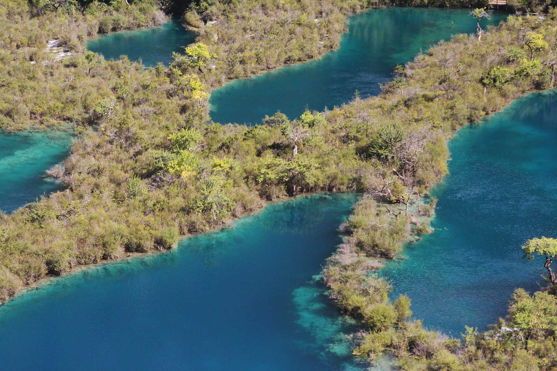 Jiuzhigou + Bipenggou + Siguniang Tour - 6 Days